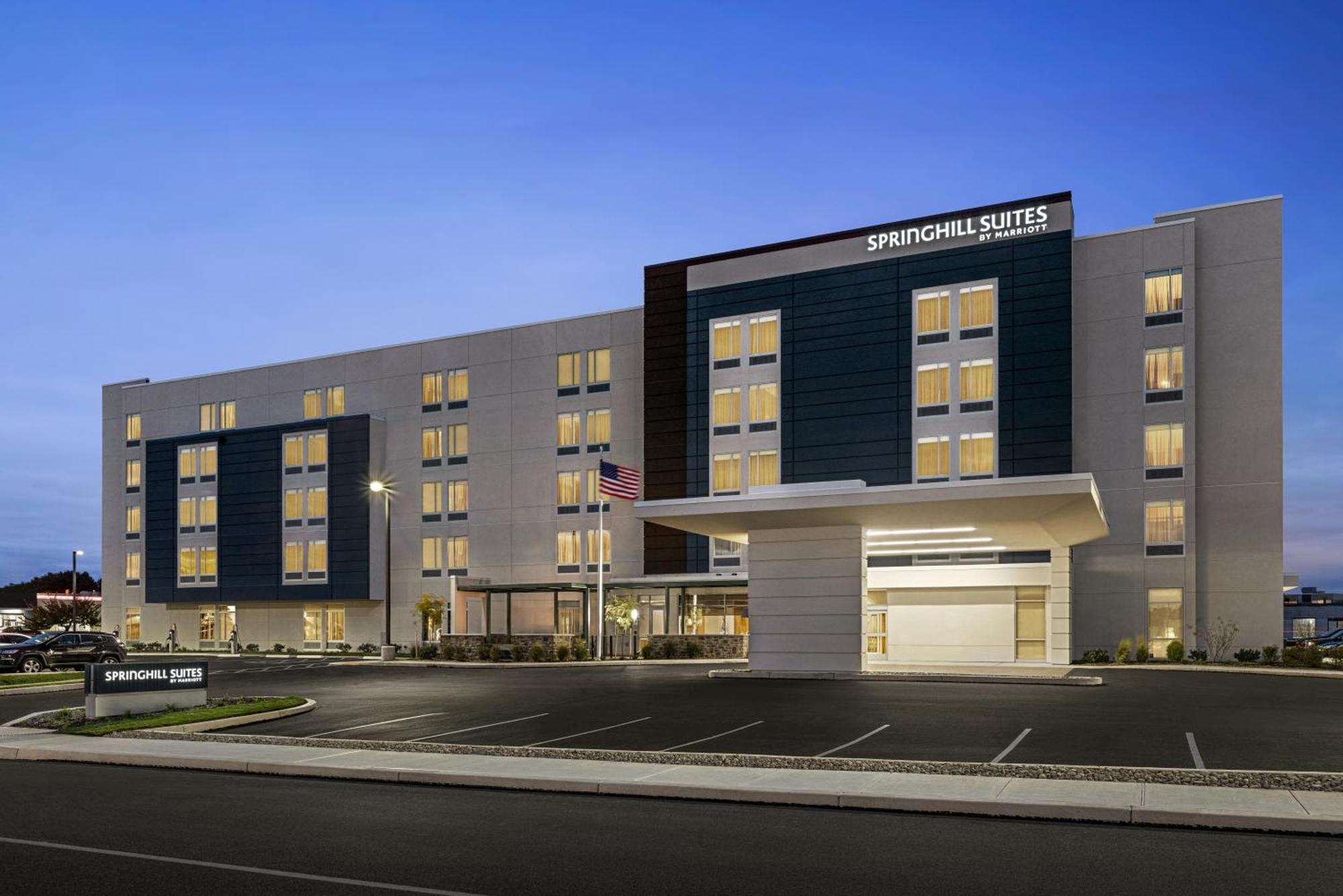 Springhill Suites By Marriott Fargo Exterior photo