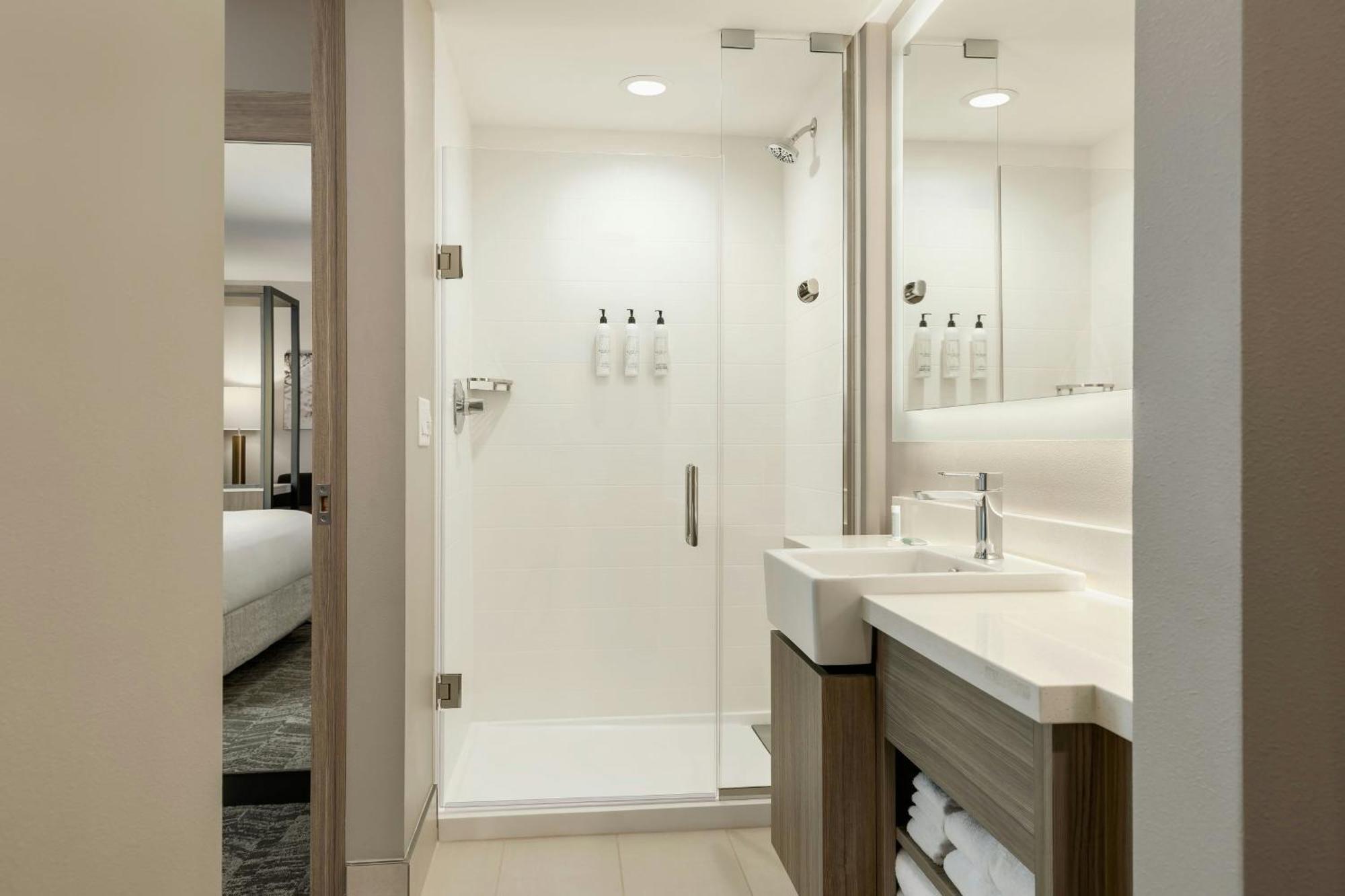 Springhill Suites By Marriott Fargo Exterior photo