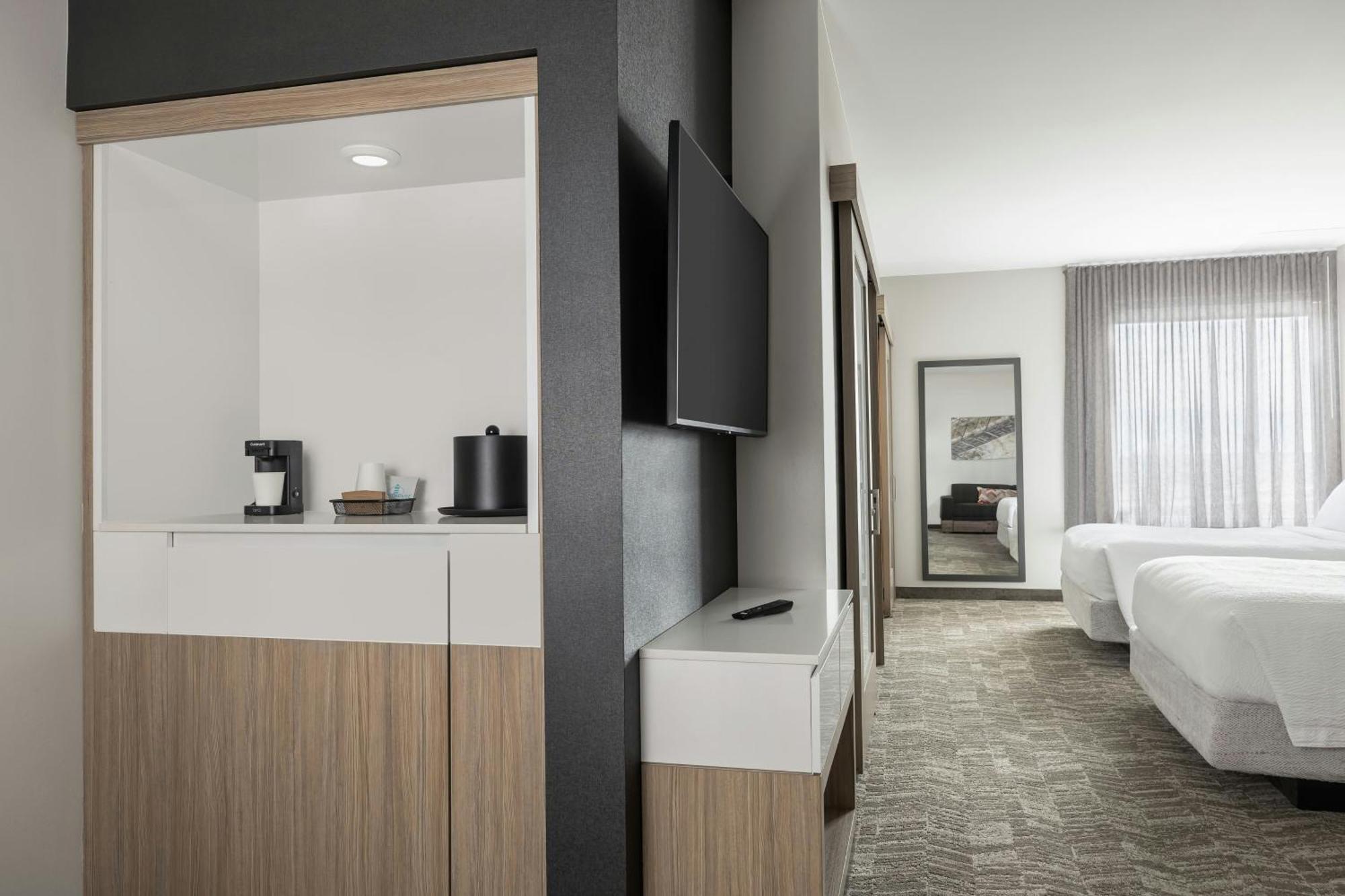 Springhill Suites By Marriott Fargo Exterior photo